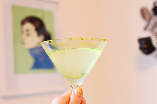 how to throw an awards show party -- ideas and tips like edible gold star-rimmed glasses on www.KellyGolightly.com