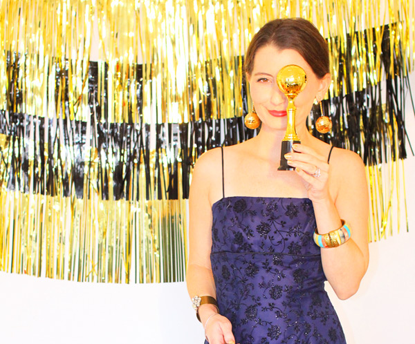 How to make a cute photo booth backdrop for your Awards Show Party on www.KellyGolightly.com