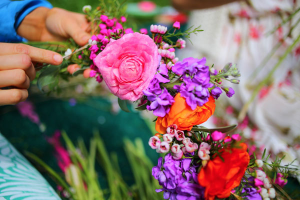 how to make flower crowns; olesya rulin; kelly lee; kelly golightly; la flower mart; la flower market; los angeles flower mart; southern california flower mart