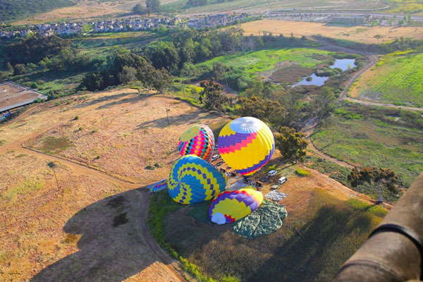 what to wear on a hot air balloon ride