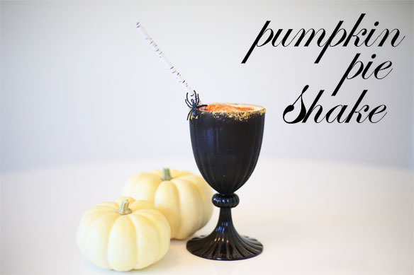 best pumpkin pie shake recipe; best halloween cocktails; best halloween drinks; halloween drink ideas; pumpkin drink recipes