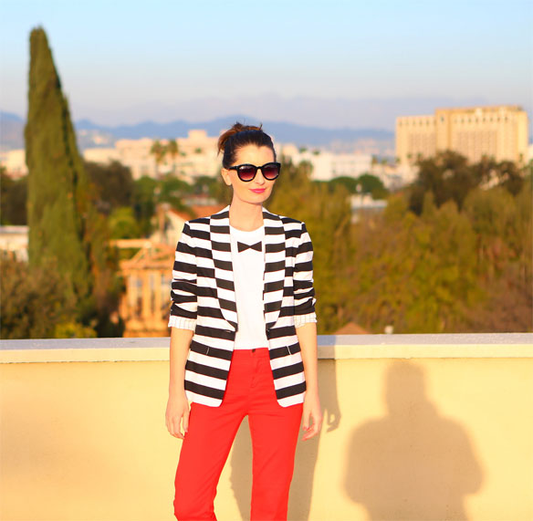 how to wear red jeans; how to style red jeans; how to wear red pants; how to style red pants; how to wear a striped blazer; alice and olivia striped blazer
