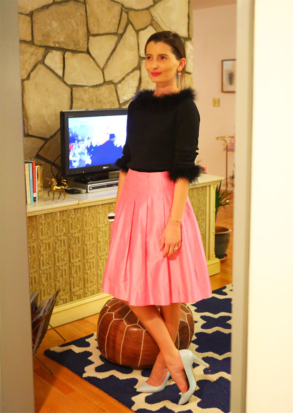 what to wear to a mad men party; whatt o wear to a breakfast at tiffany's party