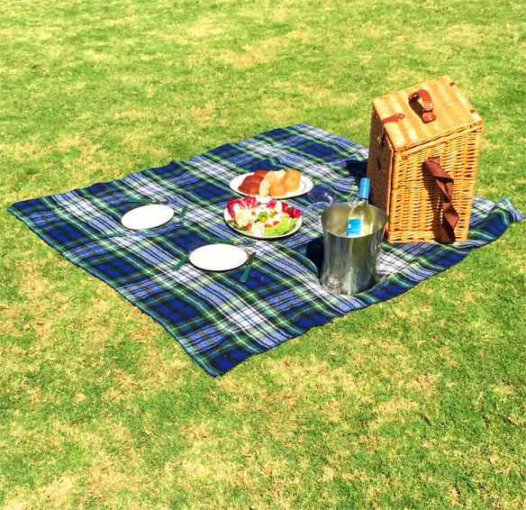 How to Picnic | Kelly Golightly