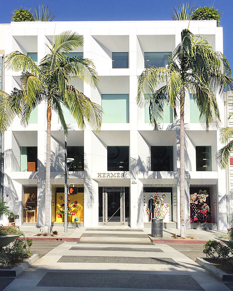 Shopping Rodeo Drive in Beverly Hills: Hermes #kellygolightly #beverlyhills #rodeodrive #hermes