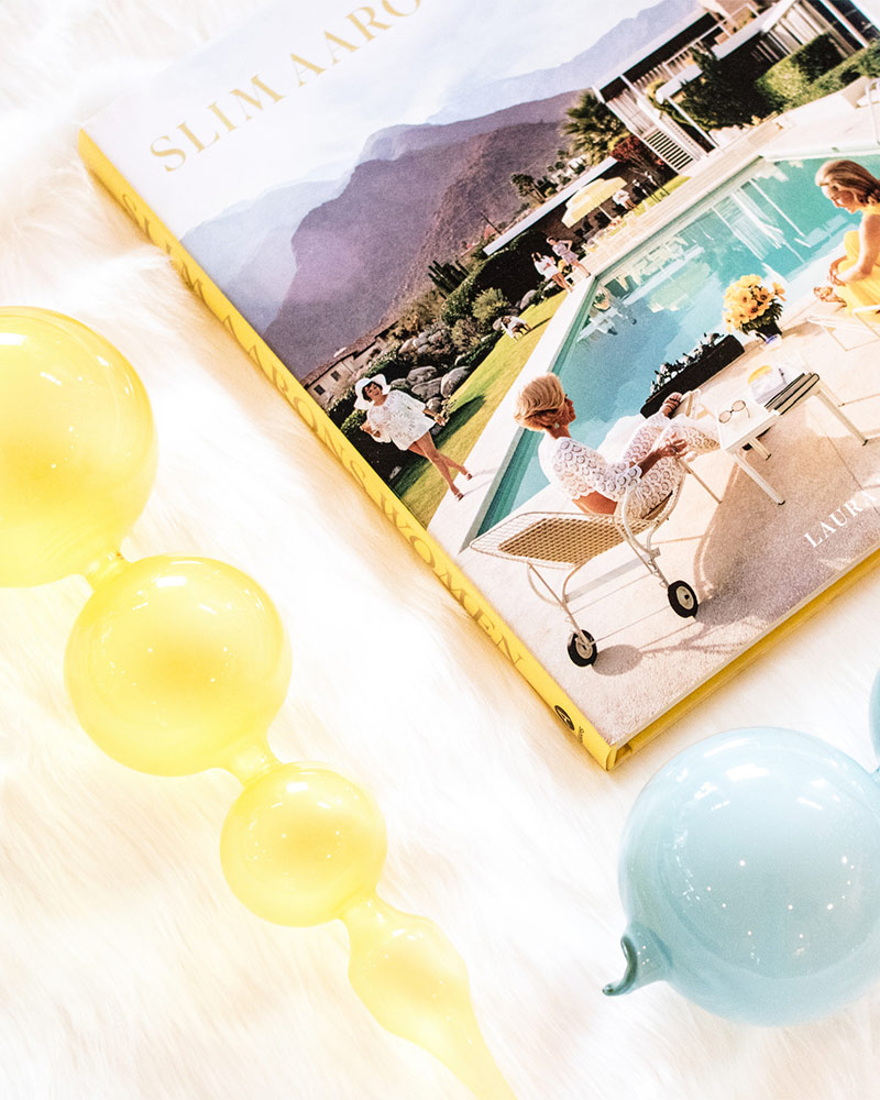 Modern Stylish Christmas Ornaments inspired by Palm Springs, Slim Aarons, and Audrey Hepeburn. #slimaarons #palmsprings #palmspringschristmas #kellygolightly
