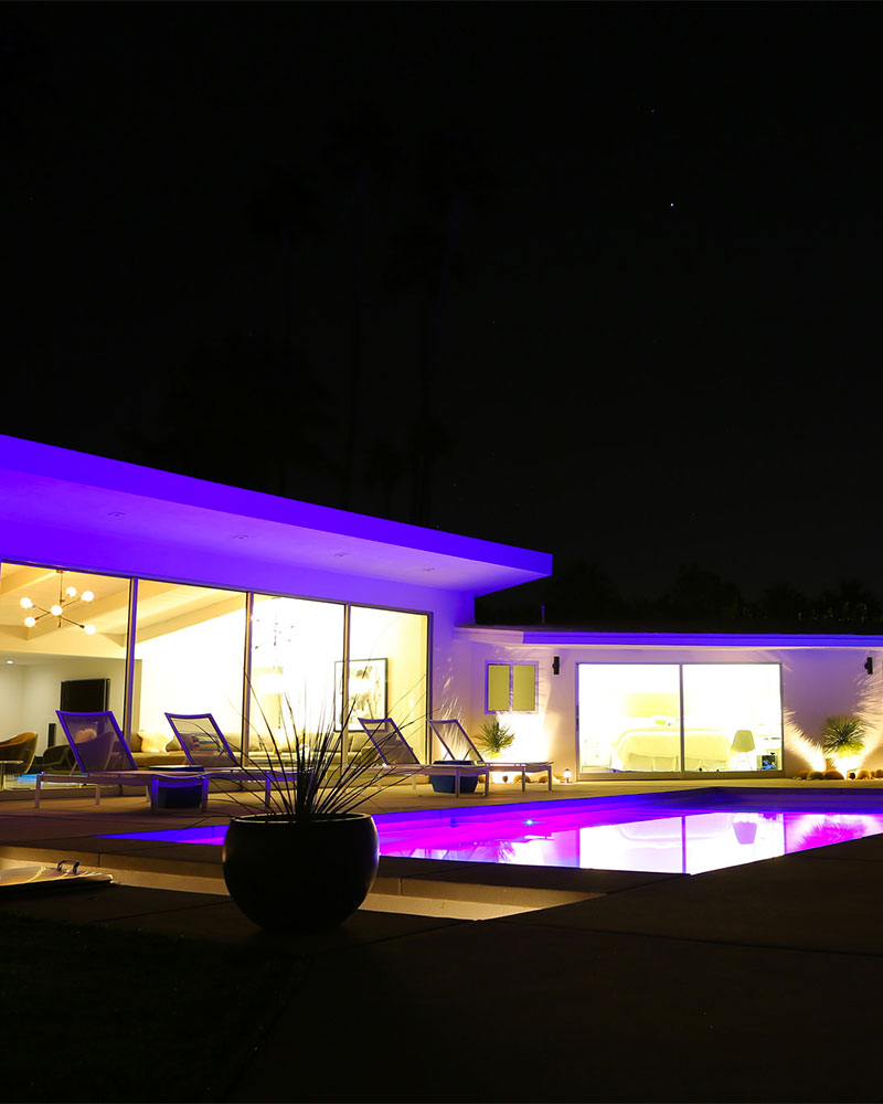 Midnight Modern: Palm Springs Modern Architecture #kellygolightly #palmsprings #modernarchitecture #midcentury #midcenturymodern