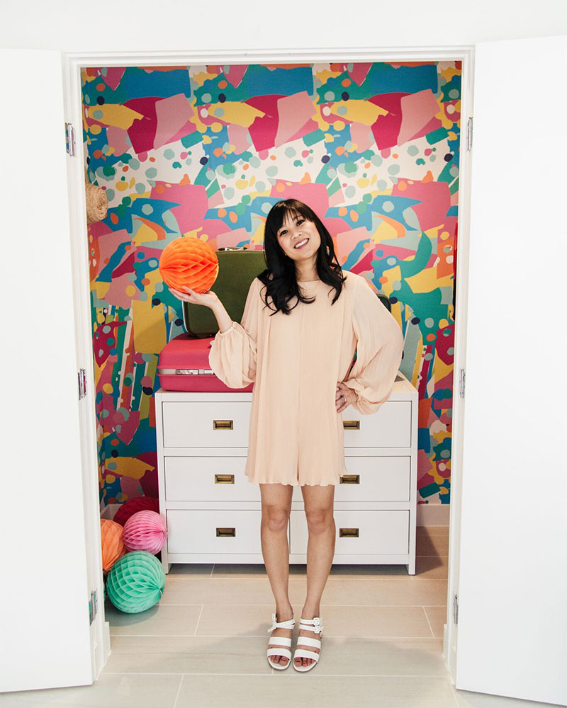 Joy Cho of Oh Joy decorates Kelly Golgihtly's guest bedroom for Modernism Week. #ohjoy #targetstyle #villagolightly #interiordesign #ohjoyfurniture