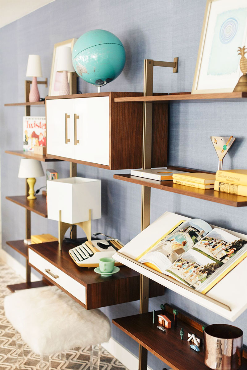 Kelly Golightly's Colorful Family Room: See the Before & After + How To Style Your Shelves! #palmspringsstyle #palmsprings #lampsplus #interiordesign #mydomaine #shelfie