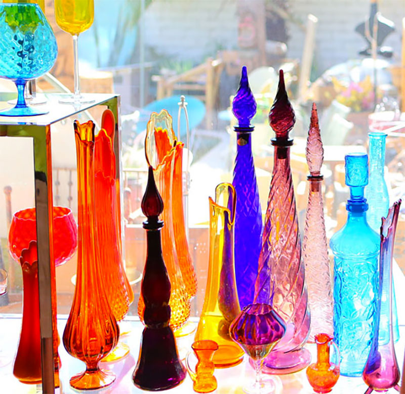 Where to find vintage Blenko glass genie bottles and genie jars.
