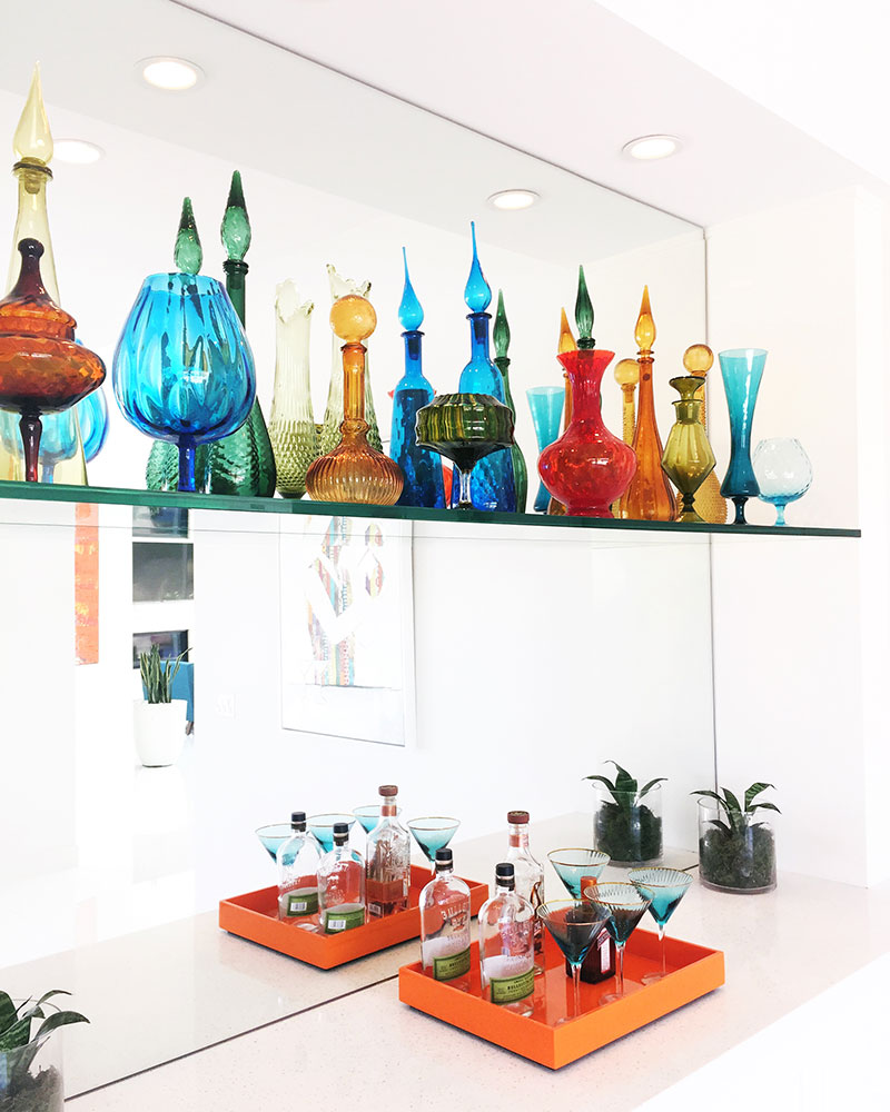 I Dream of Genie Bottles: Where to find vintage genie bottles. #geniebottles #blenko #blenkoglass #glassvases