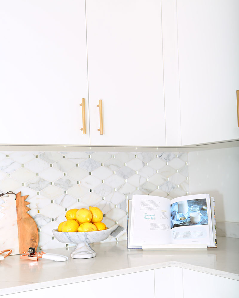 Every kitchen needs a cookbook holder / cookbook stand, right? #dreamkitchen #villagolightly #kellygolightly