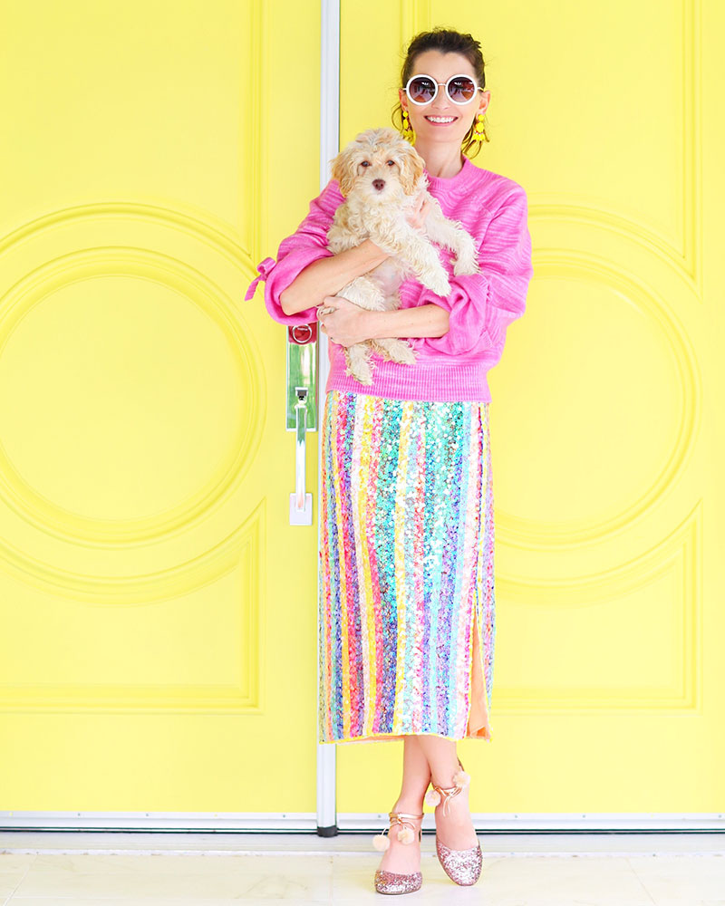Odee Golightly + Kelly Golightly at Villa Golightly's yellow doors in Palm Springs! #cockapoo #yellowdoors #odeegolightly #kellygolightly