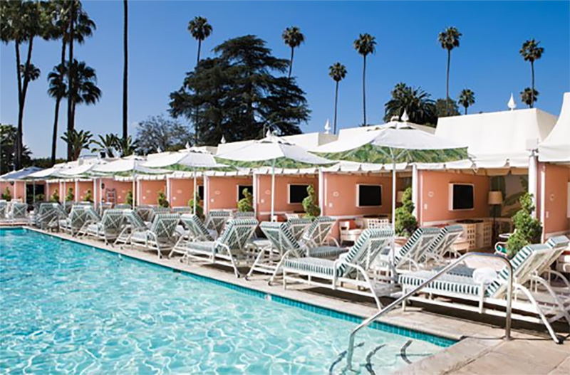 The Beverly Hills Hotel Pool Umbrellas | 25 Stylish Patio Umbrellas 